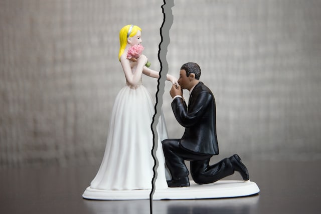 How to Keep Your Spouse From Stealing Assets During a California Divorce